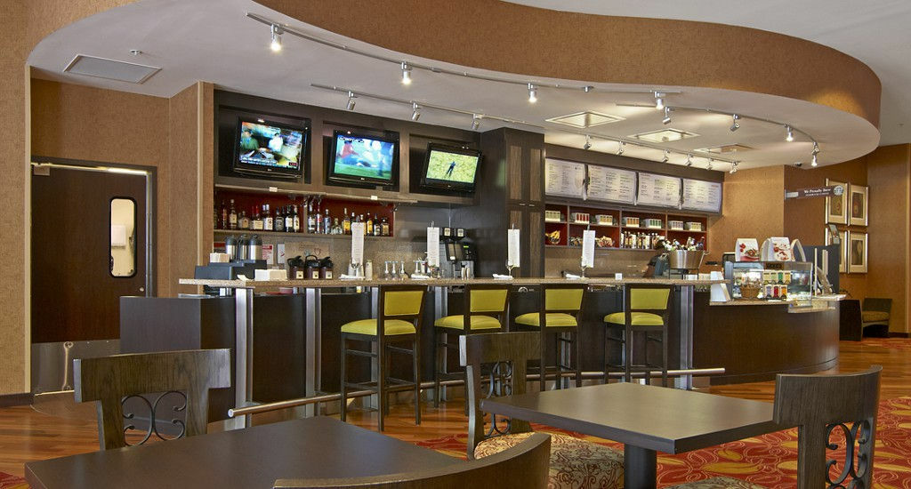 Отель Courtyard Memphis Downtown Экстерьер фото